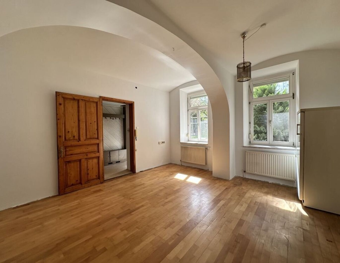 3-Zimmer-Altbauohnung mit separater Küche und 138 m² Eigengarten in bester Innenstadtlage - direkt bei der TU Graz -TOP Lage