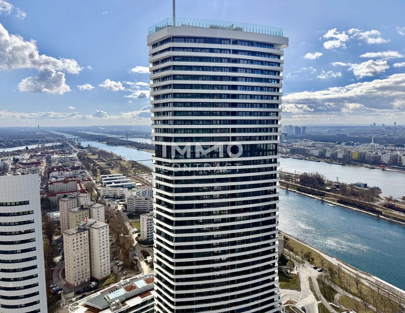 DC2: Hochhaus-Studio mit Weitblick - U1 Donauinsel