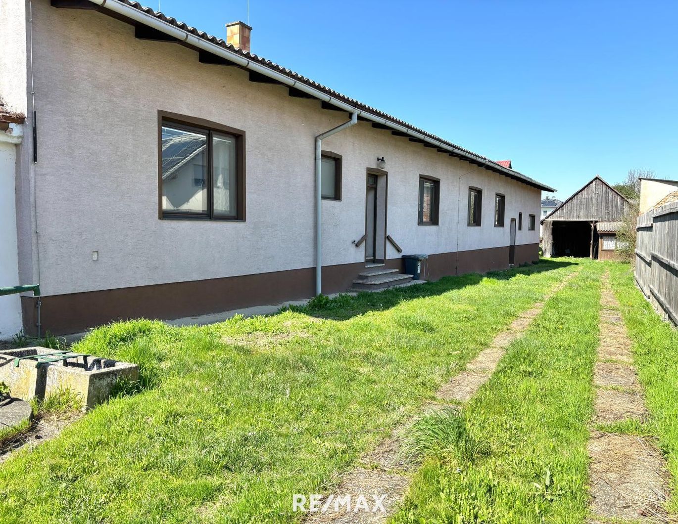 Charmantes Sanierungsobjekt mit 2 Wohneinheiten!