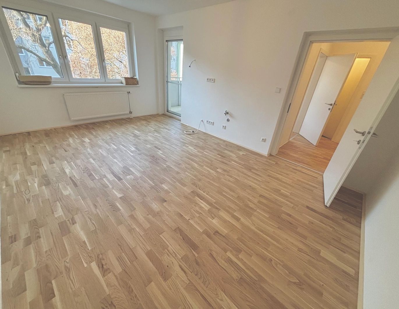 *Erstbezug nach Sanierung*10m2 Balkon*Total Ruhig*Provisionsfrei* (Provisionsfrei)