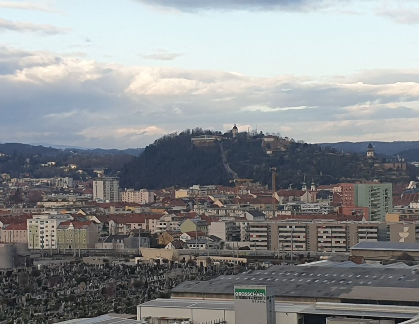 Charmante, 2 - Zimmerwohnung mit Ausblick über Graz