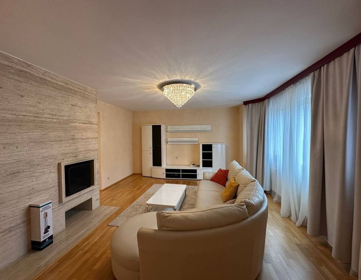 SUPER ANGEBOT! Möblierte Wohnung mit Balkon, Pool & Sauna im 1180 Wien