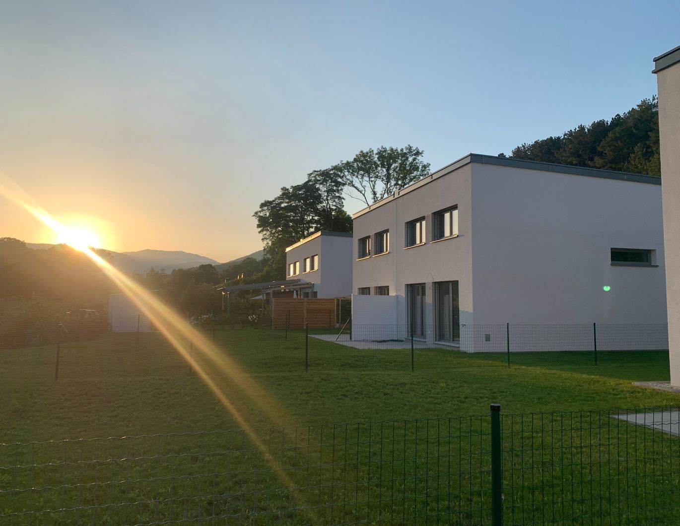 Niedrigstenergiehaus- Das ist Ihr Haus im Grünen! *PROVISIONSFREI*