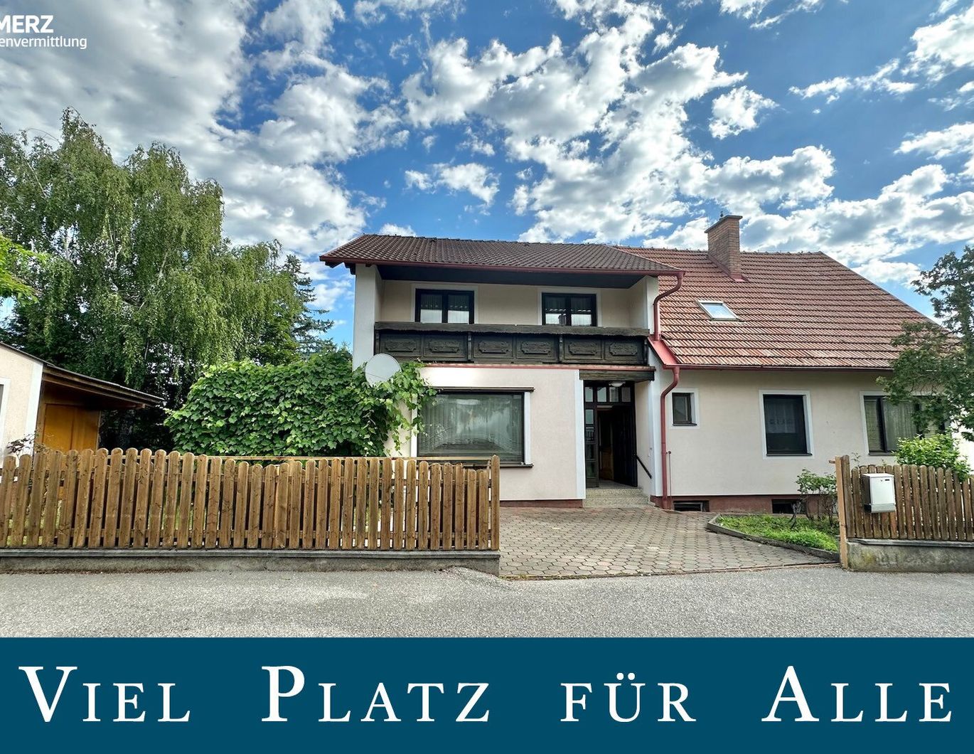 7-Zimmer-Haus mit Gartenhaus und Garage