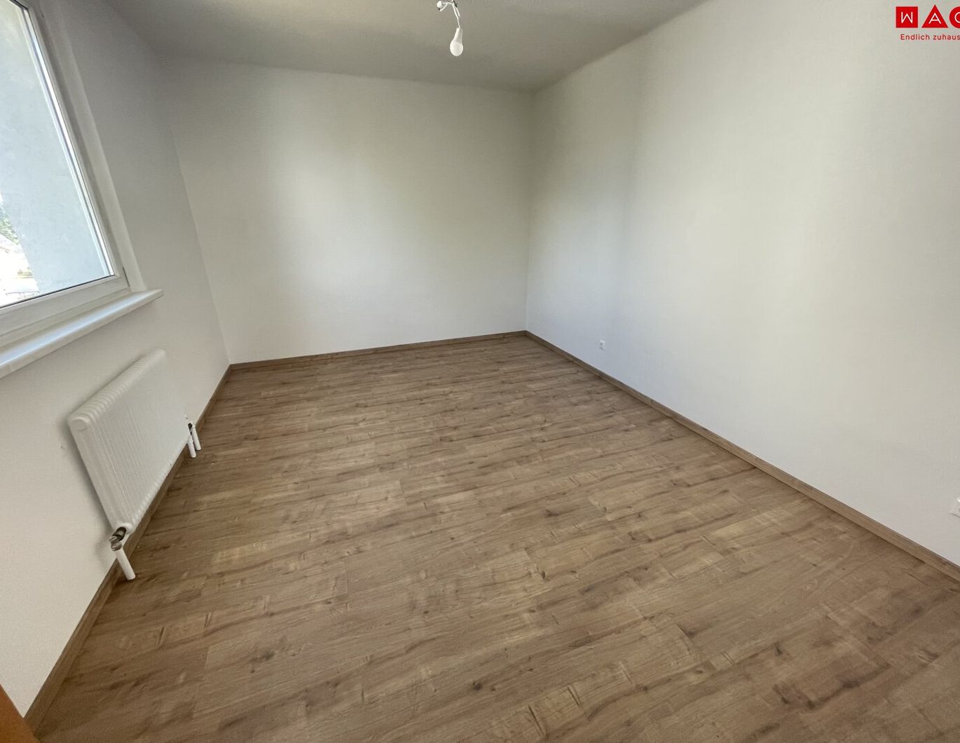 Teilsanierte 3 Zimmerwohnung mit Loggia!