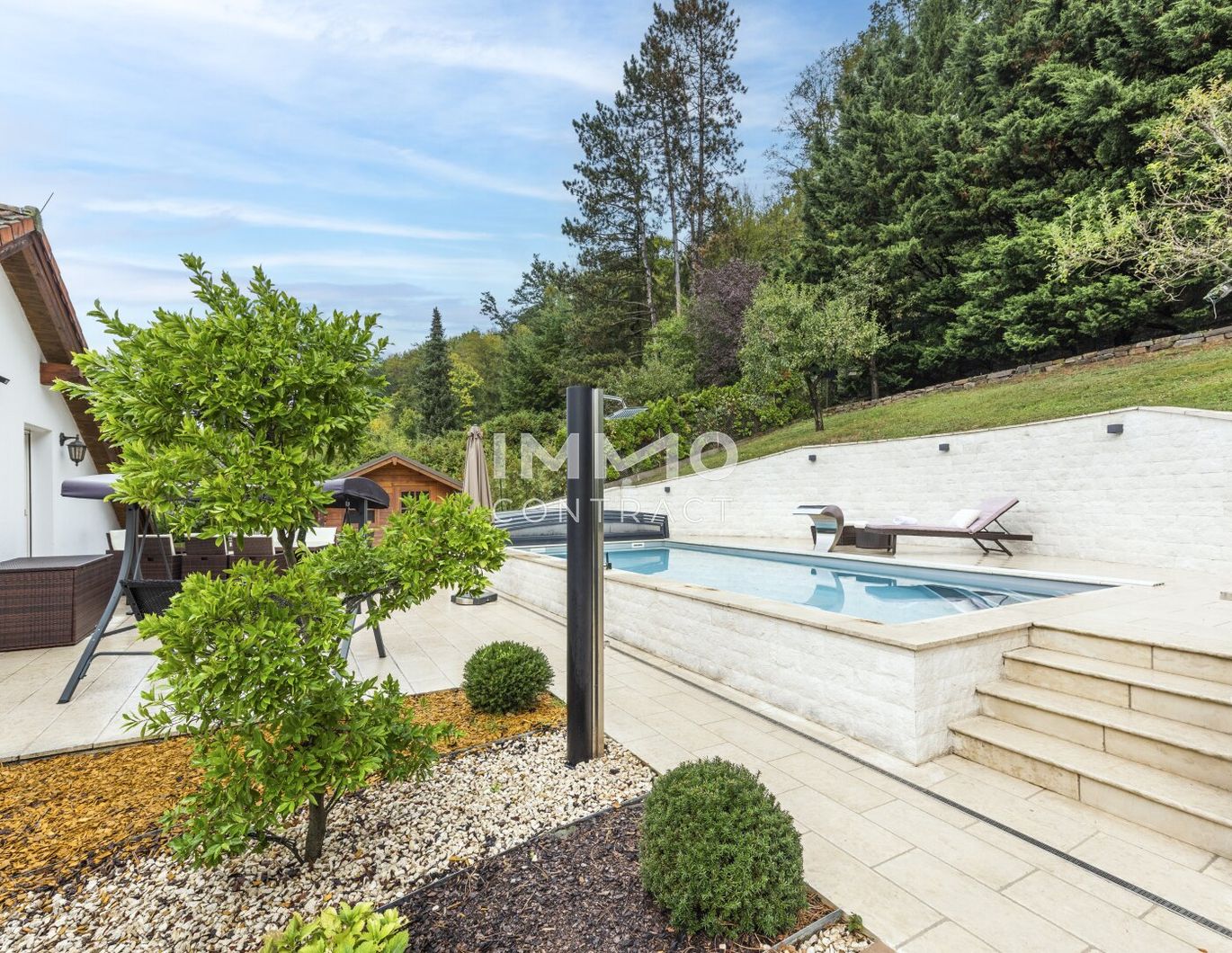 Uneinsehbares Gartenparadies mit Waldblick! Salzwasserpool beheizt. Weitere Extras warten auf Sie!