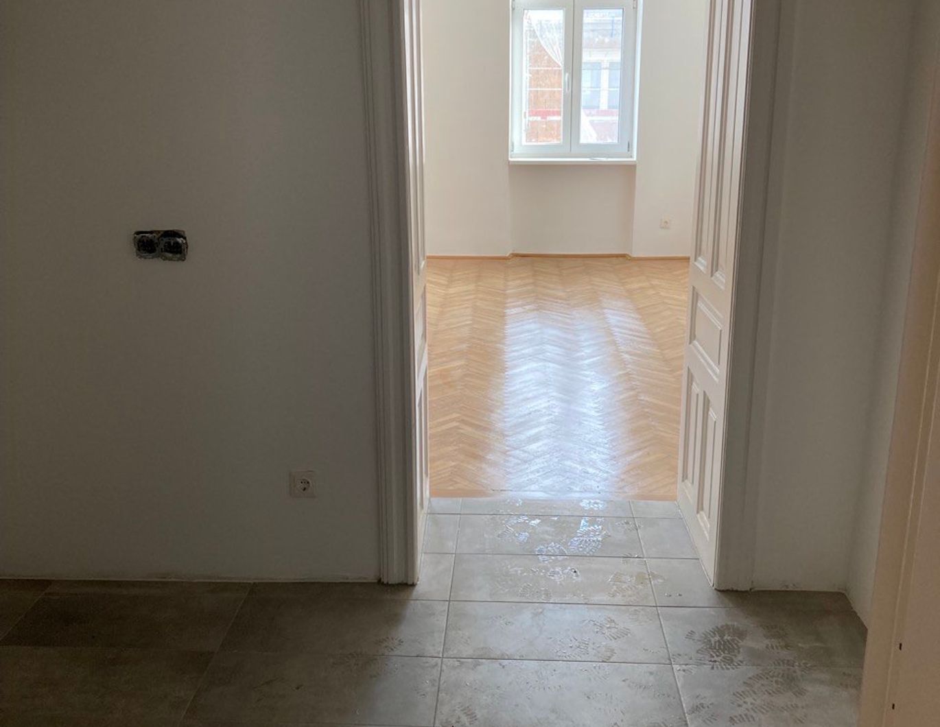 Erstbezug-Altbau-1-Zimmer-Wohnung (34 m2)