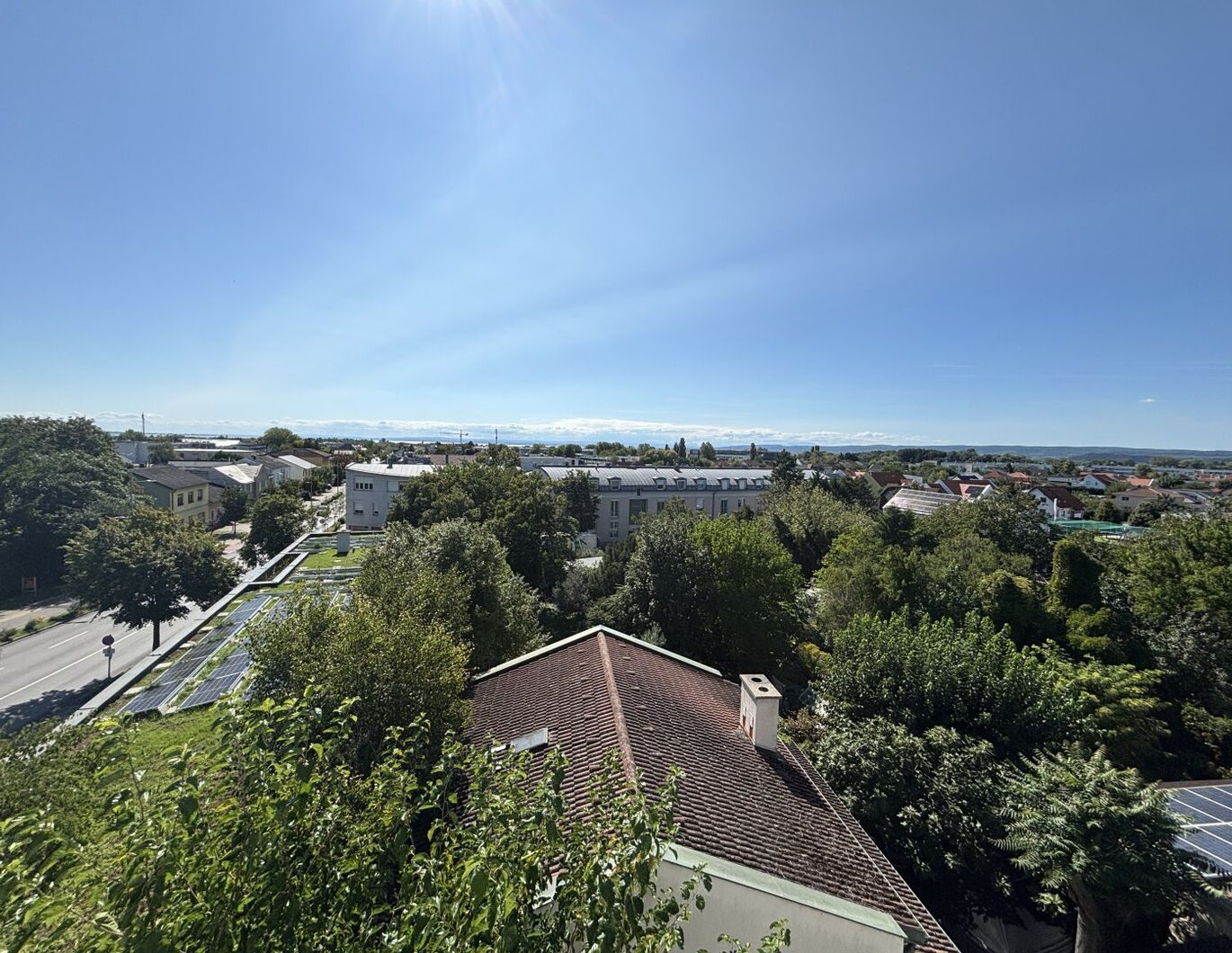 Exklusive Erstbezugs-Dachgeschosswohnung mit Loggia & Seeblick in zentraler Lage von Neusiedl