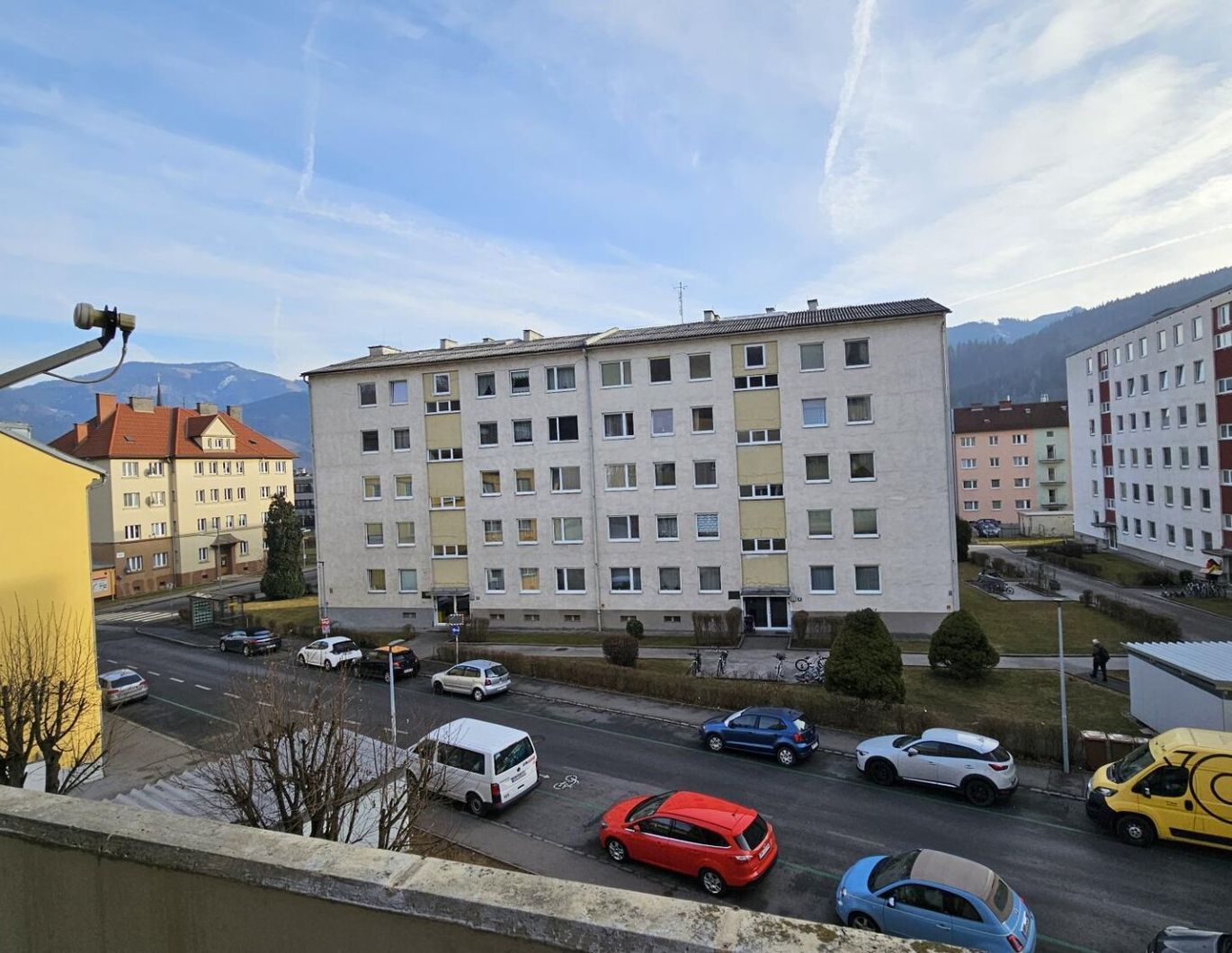 1 MONAT MIETFREI! Teilmöblierte 3-Zimmerwohnung mit Loggia