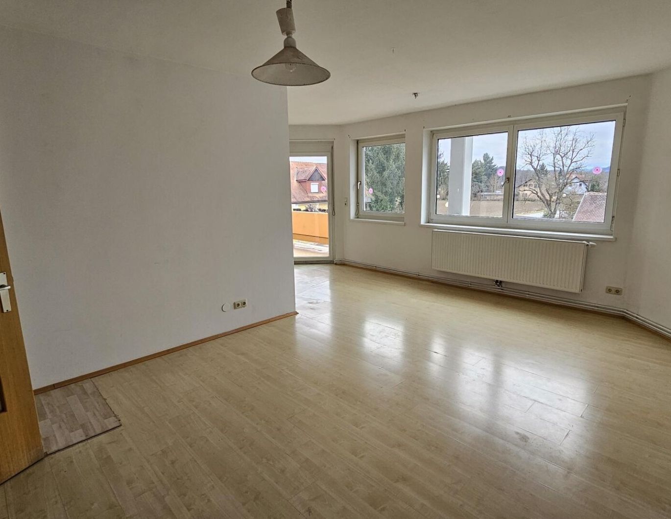Großzügige 4 Zimmerwohnung - unbefristeter Mietvertrag