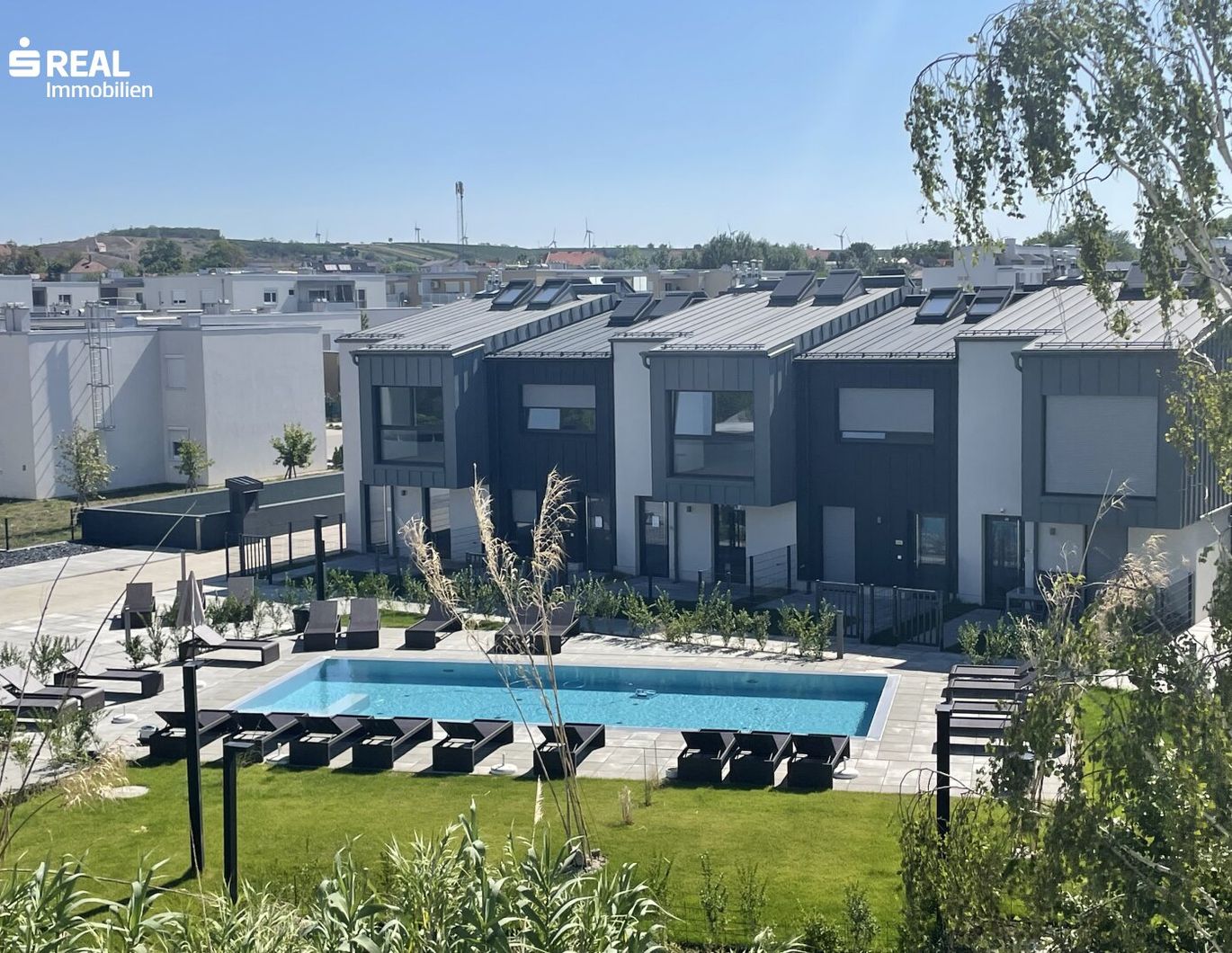 modern möblierte Mietwohnung mit Balkon, Wellnessbereich und Tiefgaragenplatz - Heizkosten inklusive!