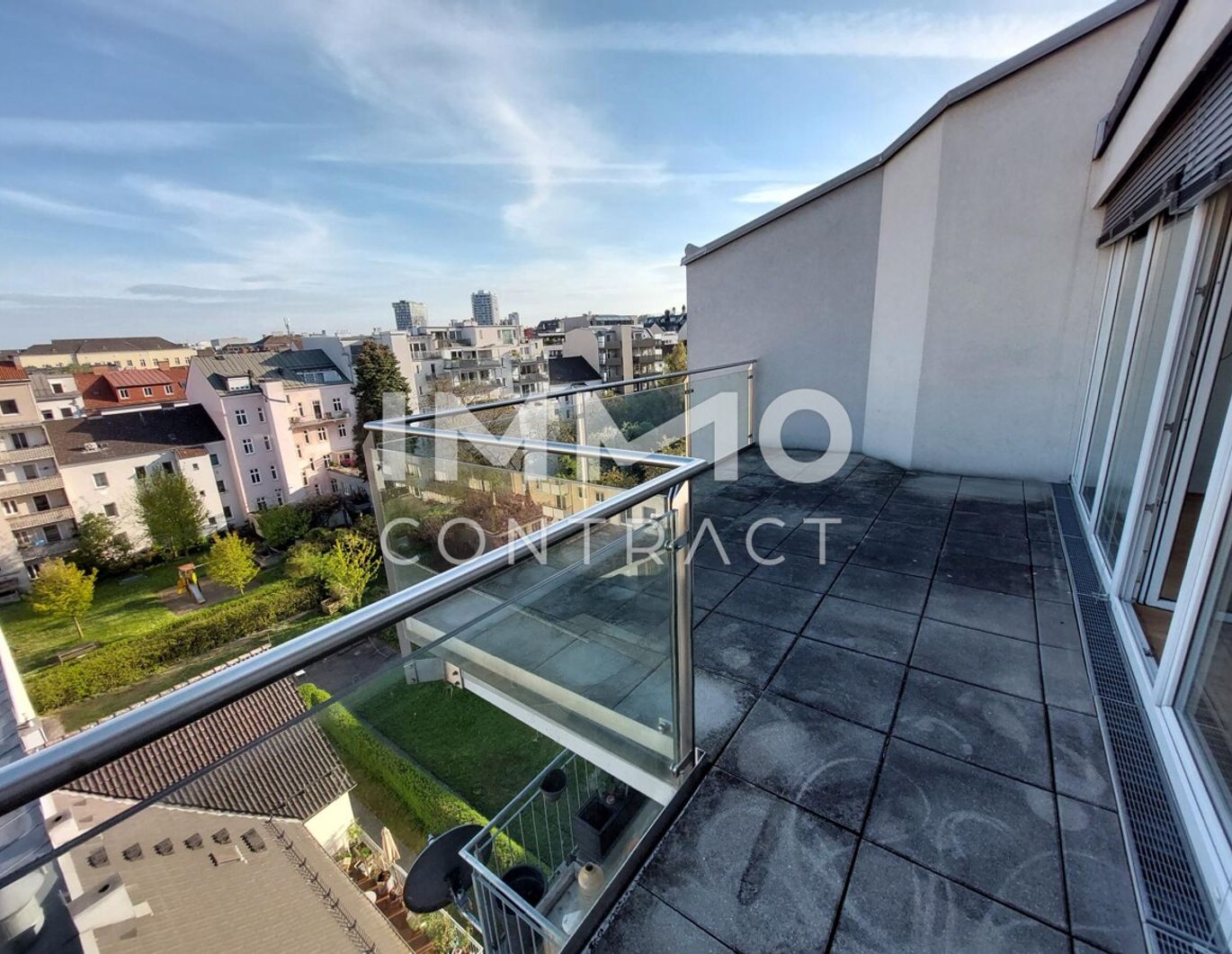 **AB SOFORT** Exklusive 3-Zimmer Dachgeschoss-Wohnung mit 2 Terrassen - Bismarckstraße 16 - Top 20