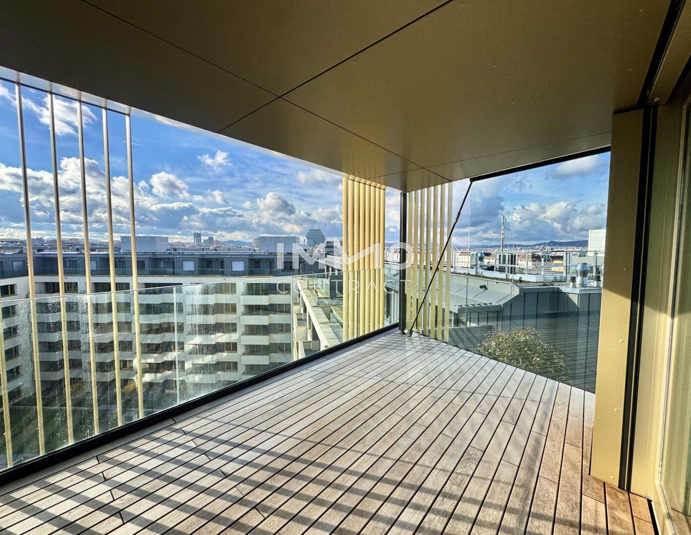 Hauptbahnhof: 9. Stock - Innenhof mit mega Ausblick: Von der Sonne geküsst! Provisionsfrei