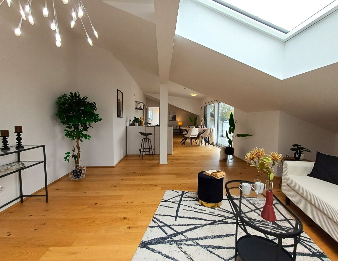 Übern den Dächern: Traumhafte Dachgeschosswohnung direkt vom Bauträger