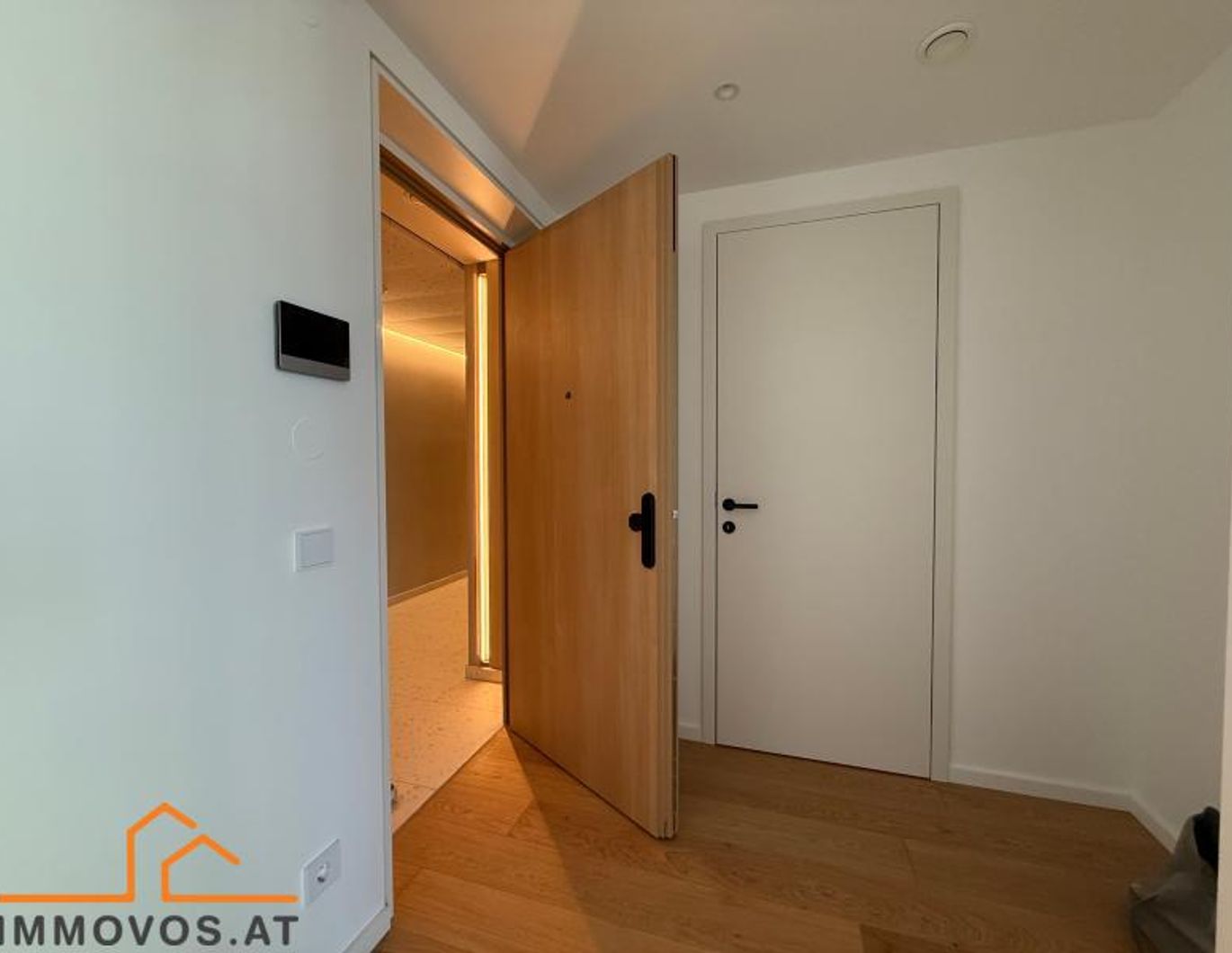 TRAUMHAFTER PANORAMABLICK: MODERNE 2-ZIMMER-WOHNUNG IN DEN DANUBE FLATS