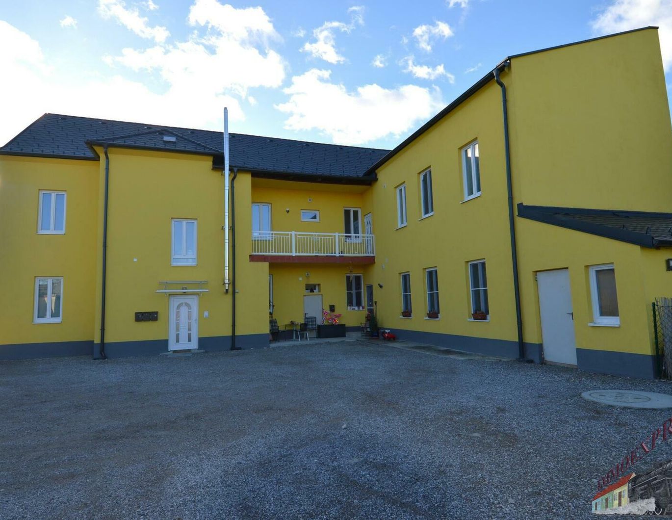Saniertes Zinshaus mit 4 Wohneinheiten auf 1.370 m²