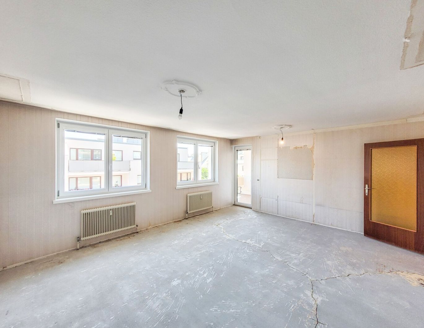 PROVISIONSFREI VOM EIGENTÜMER! UNSANIERTE 3-ZIMMER WOHNUNG MIT LOGGIA!