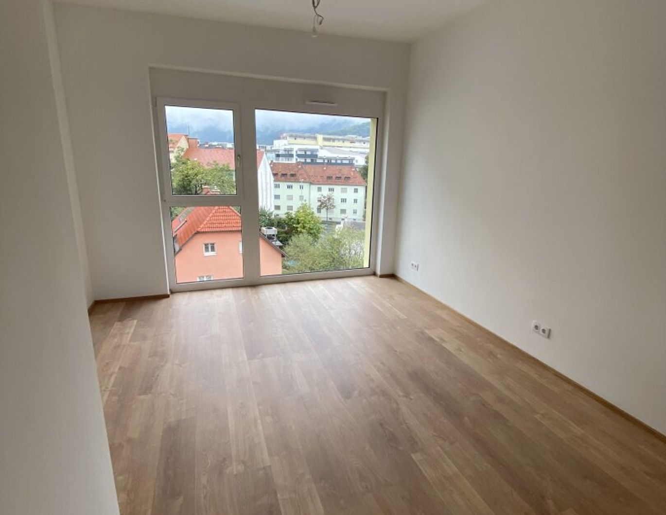 TRAUMHAFTE 2-Zimmer-Balkonwohnung in Lend mit herrlichem Balkon und Tiefgaragenparkplatz