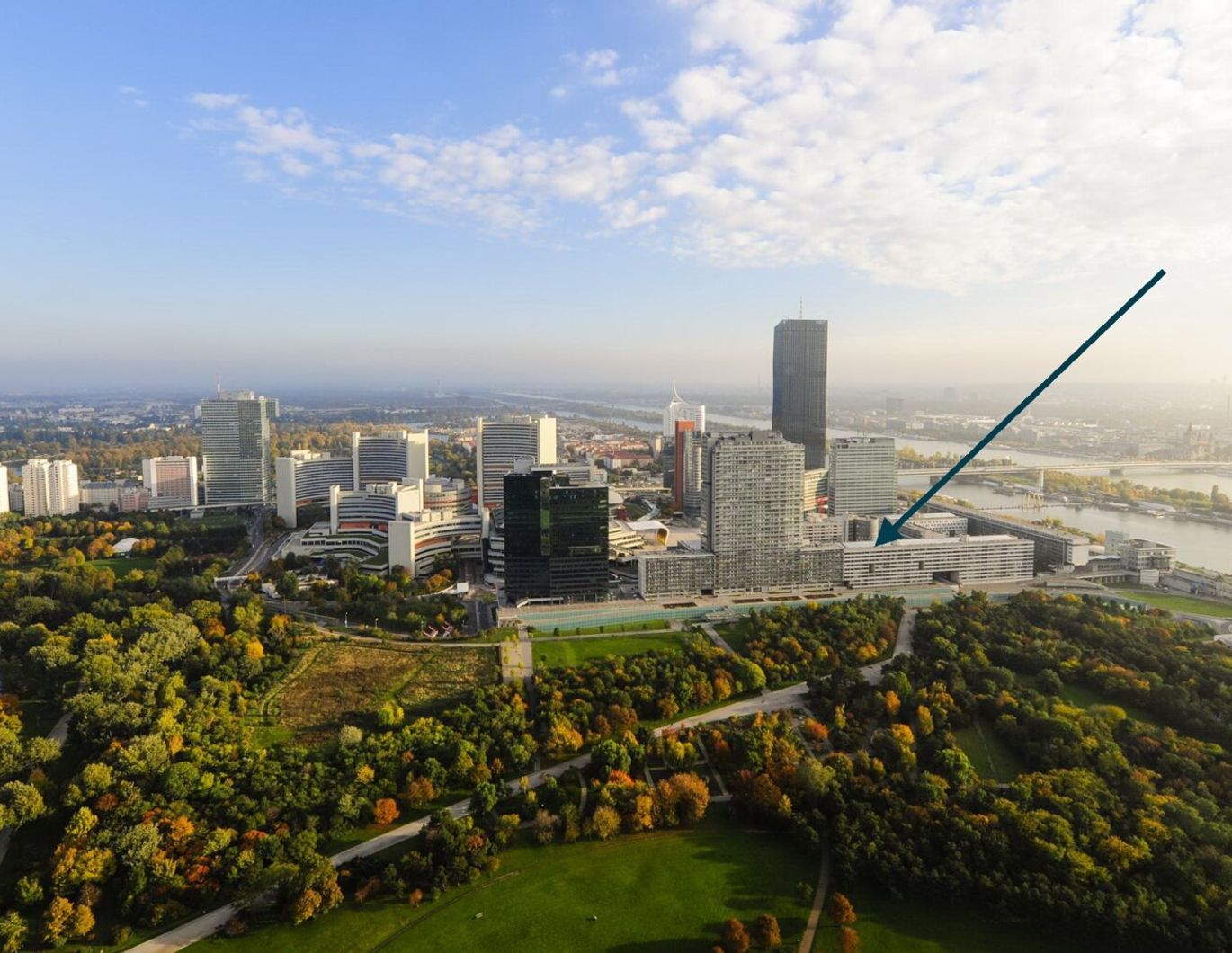 Traumlage bei der UNO-City - moderne Wohnung mit Loggia