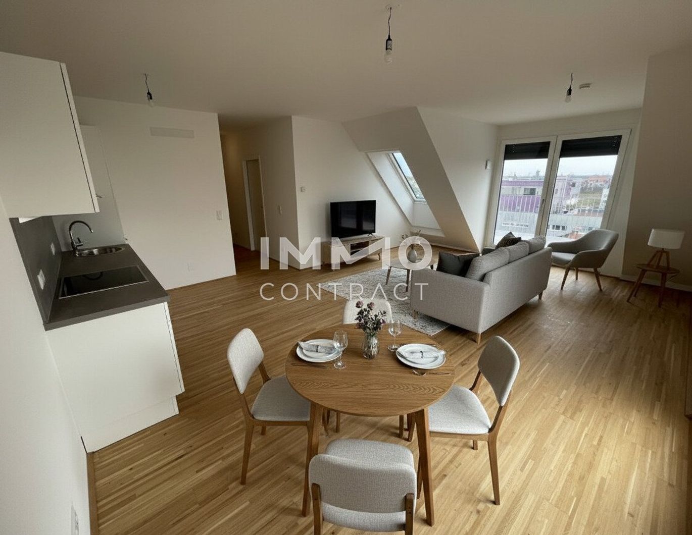 Zwei Dachterrassen, Kühlung & 2 Monate mietfrei: attraktive 3-Zimmer-DG-Wohnung