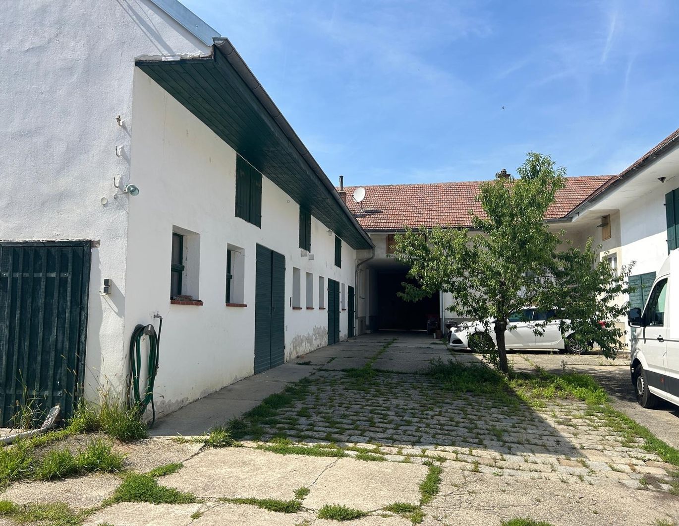 Großer Hof mit viel Gestaltungsspielraum