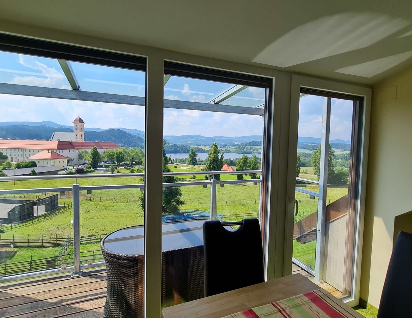 LÄNGSEE - SEEBLICKWOHNUNG MIT PRIVATSTRAND