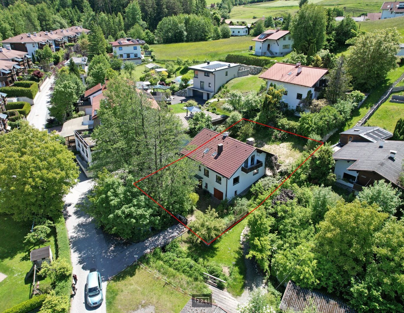 226 Immobilien: Sanierungsbedürftiges Haus in leichter Hanglage am Starkenbühel in 6073 SISTRANS