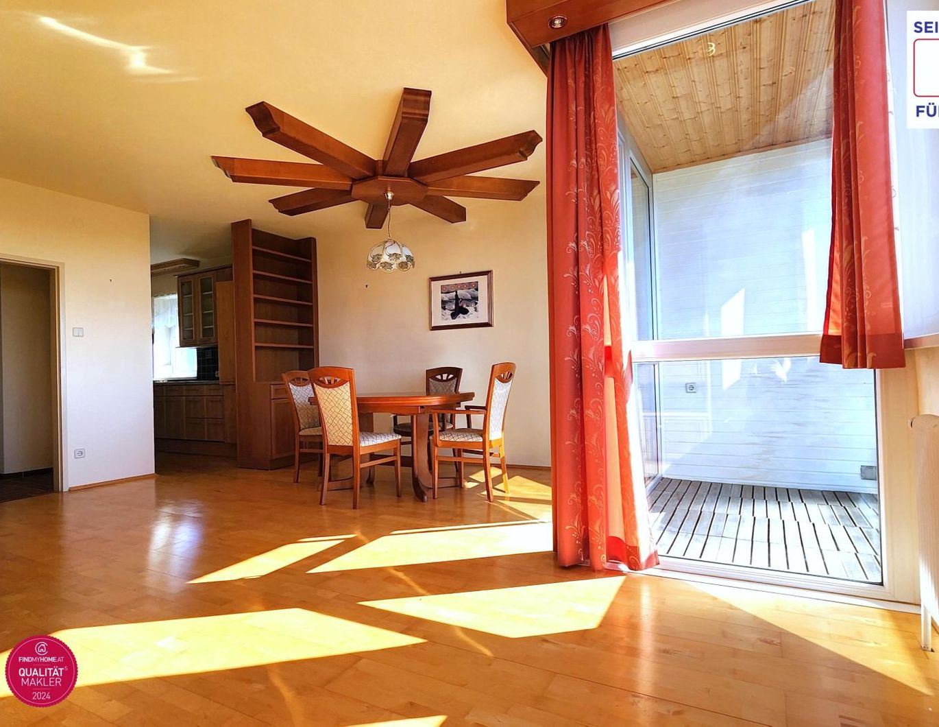 Außergewöhnlich gut erhaltene 3-Zimmer-Wohnung mit Loggia, Panoramablick und TOP-Anbindung