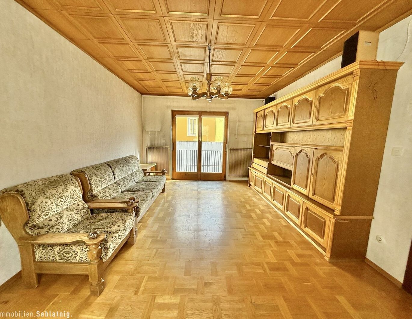 GROSSZÜGIGES STADTHAUS MIT POTENZIAL! Viel Platz für Ihre Wohnideen!