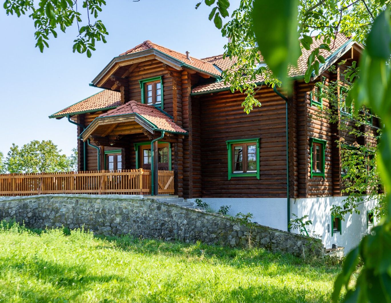 LUXURIÖSES BLOCKHAUS! Ihr stilvoller Rückzugsort inmitten der Natur!