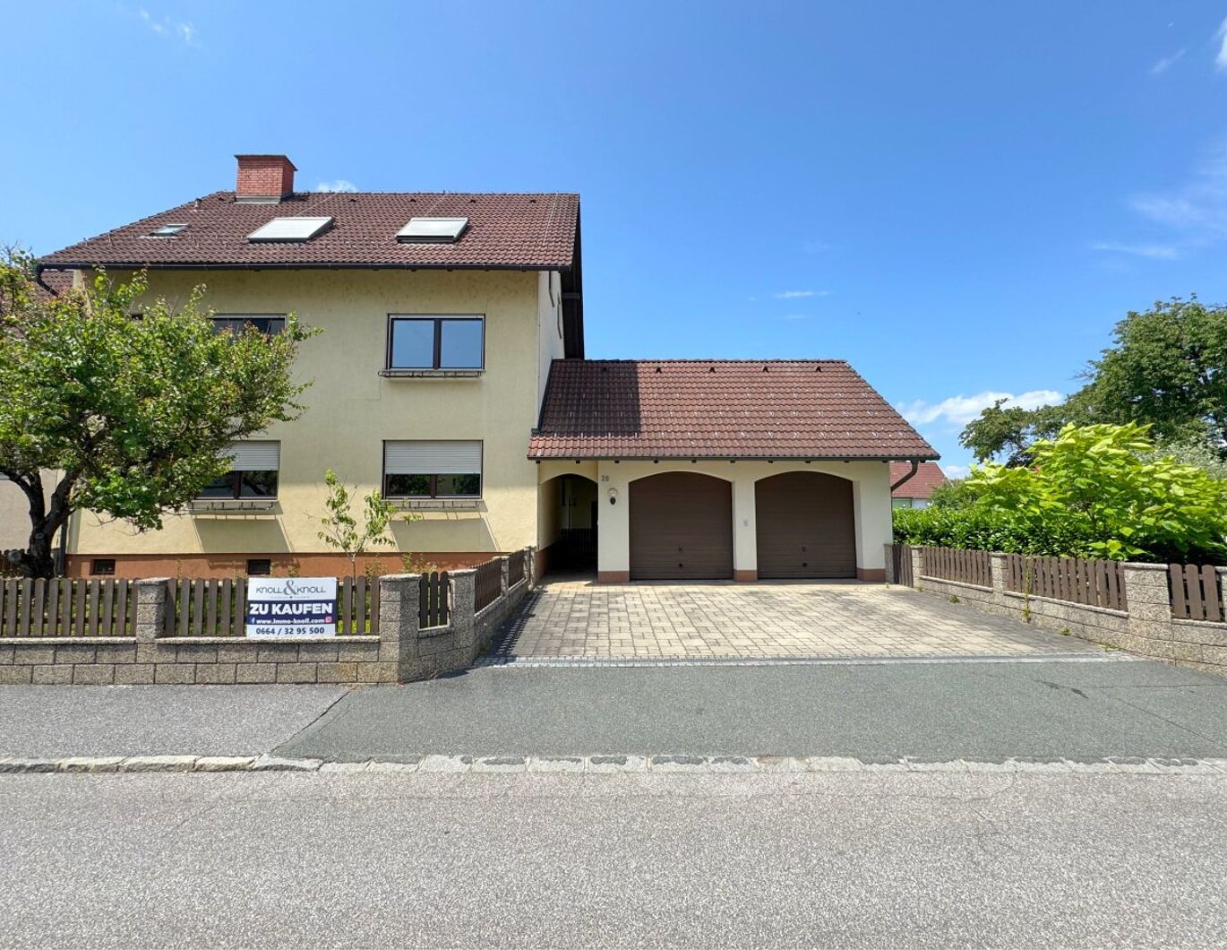 FÜRSTENFELD - Großzügiges Haus mit 2-3 Wohneinheiten - auch zum Vermieten gut geeignet!