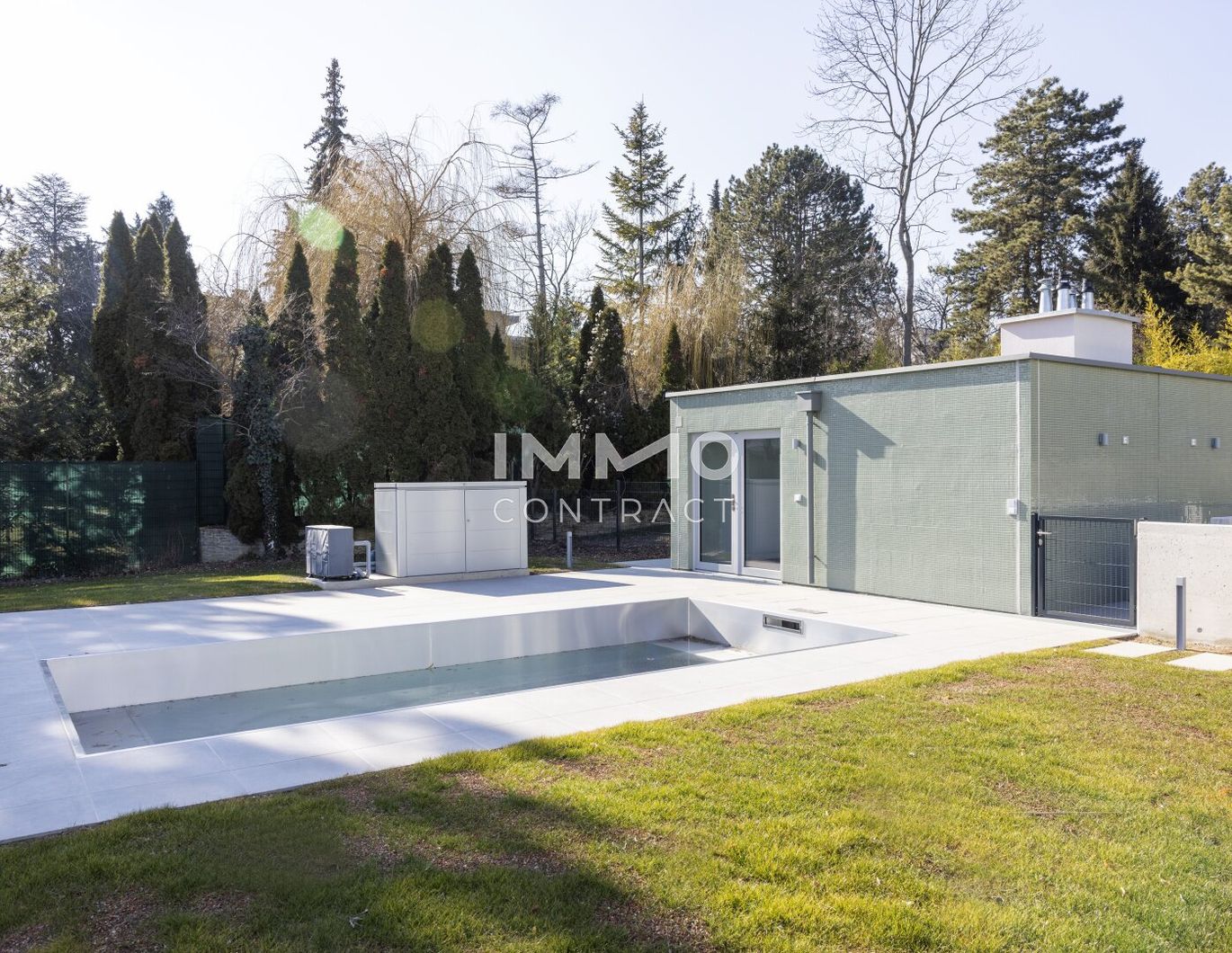 Luxuriöse 5 Zimmer Gartenwohnung mit privatem Pool und eigenem Poolhaus! Leben in den Weinbergen!