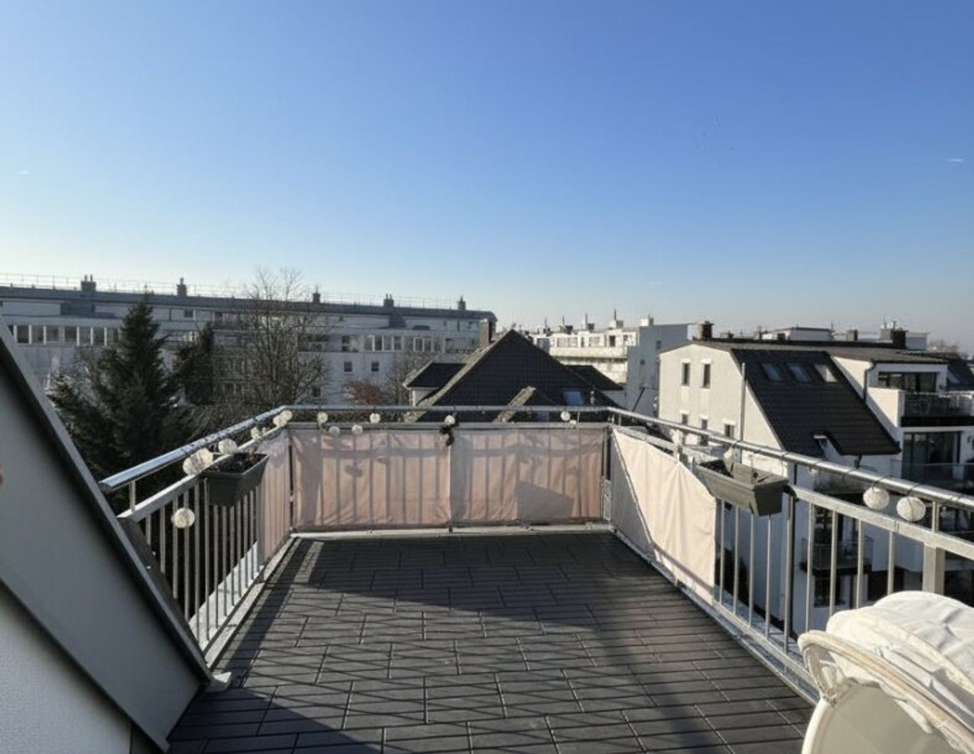 Ruhig gelegene 3-Zimmer Wohnung mit 2 Terrassen und Klimaanlage - PKW Stellplatz optional verfügbar