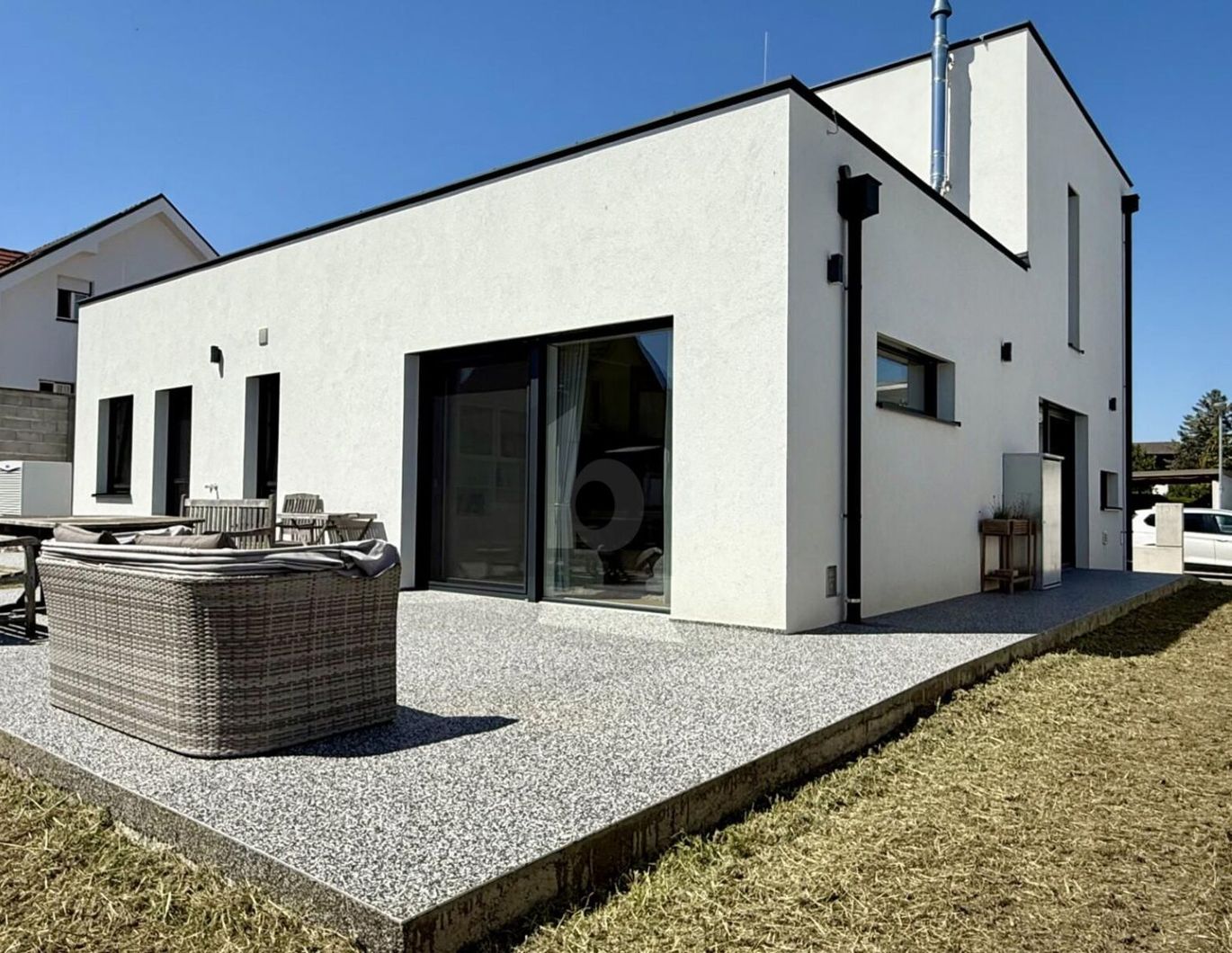 MODERN & SEHR HOCHWERTIG MIT DOPPELGARAGE U. 30 QM NEBENGEBÄUDE
