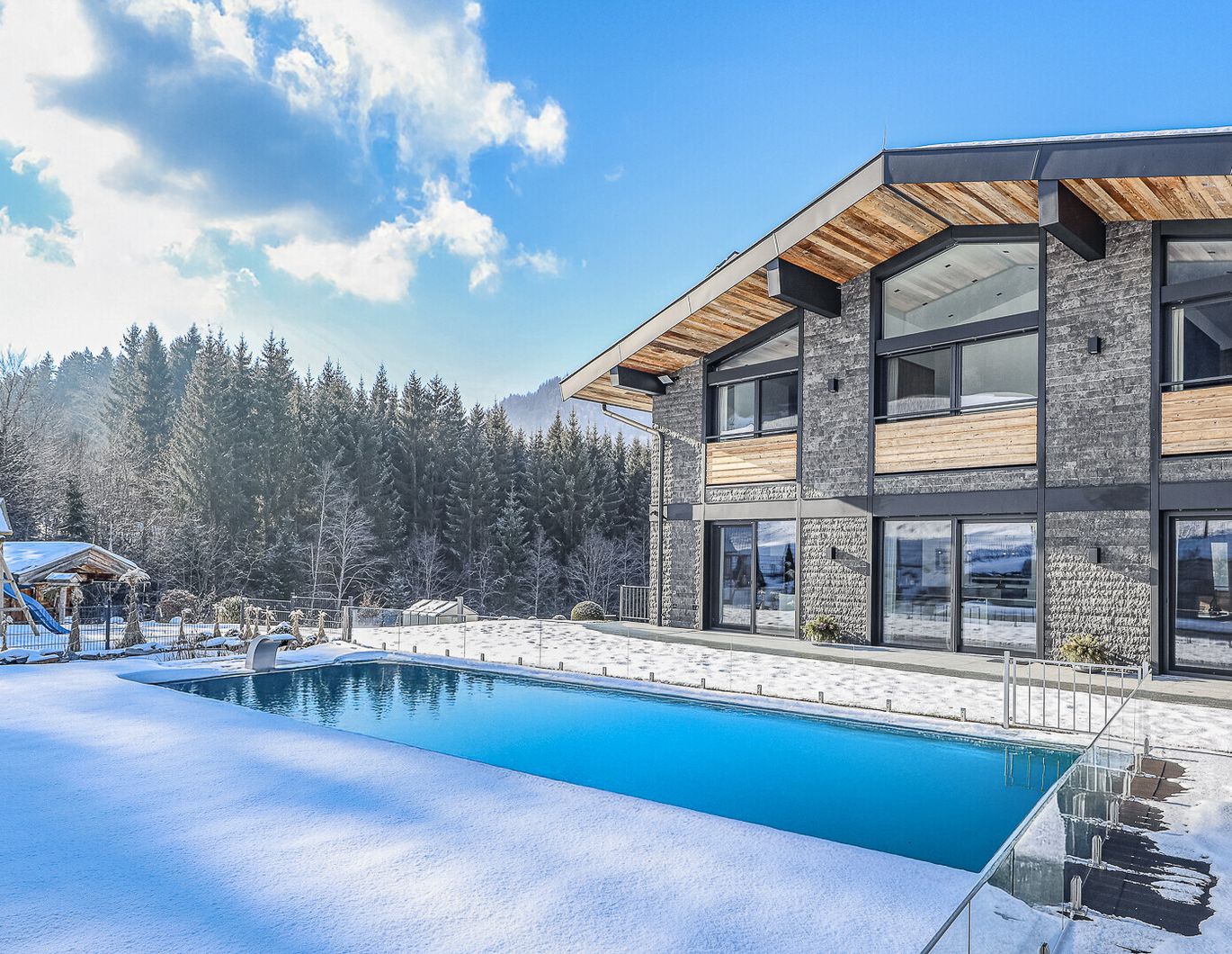 Luxusvilla mit Freizeitwohnsitz in unverbaubarer Toplage