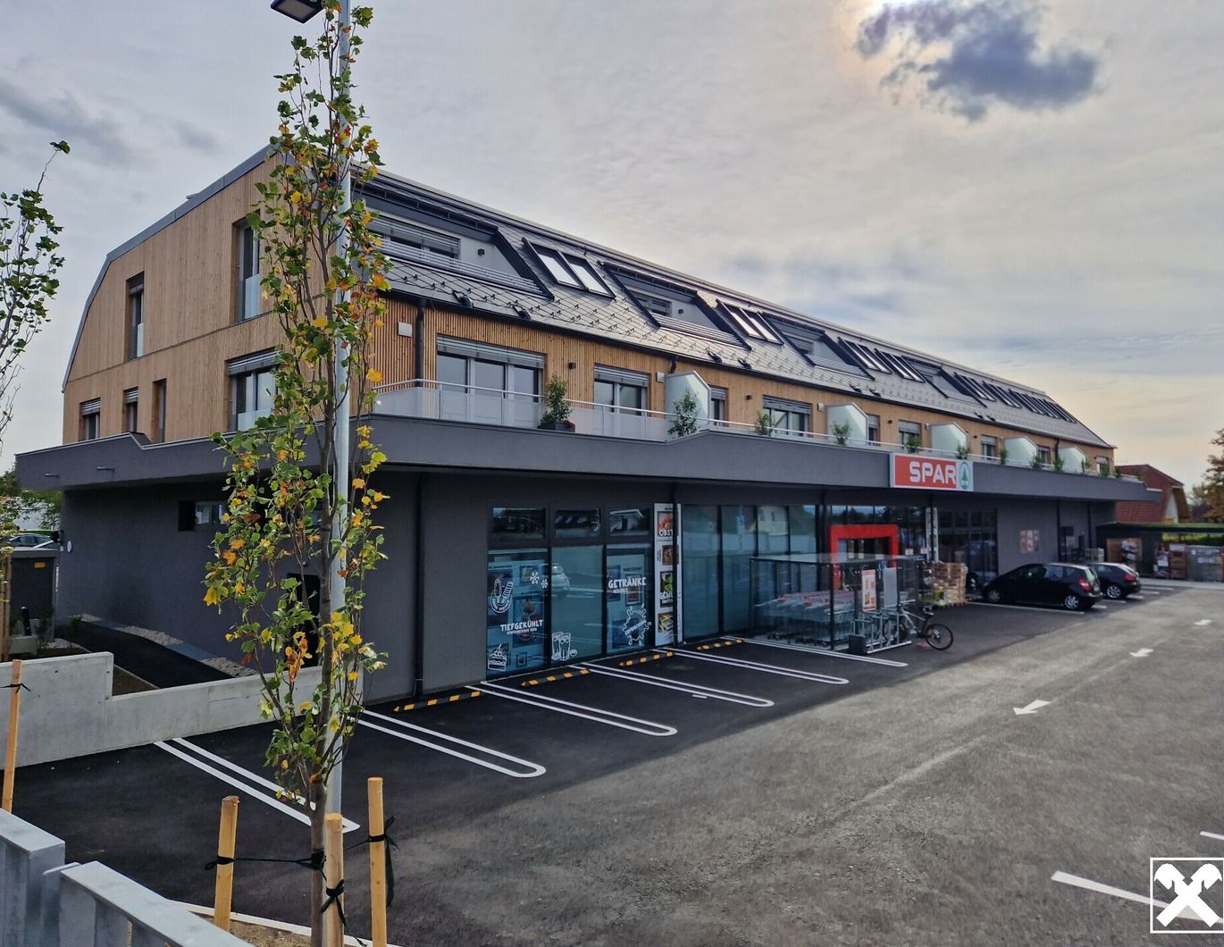 HELLE FAMILIENWOHNUNG MIT HERRLICHER WESTSEITIGER SONNENTERRASSE - PROVISIONSFREI