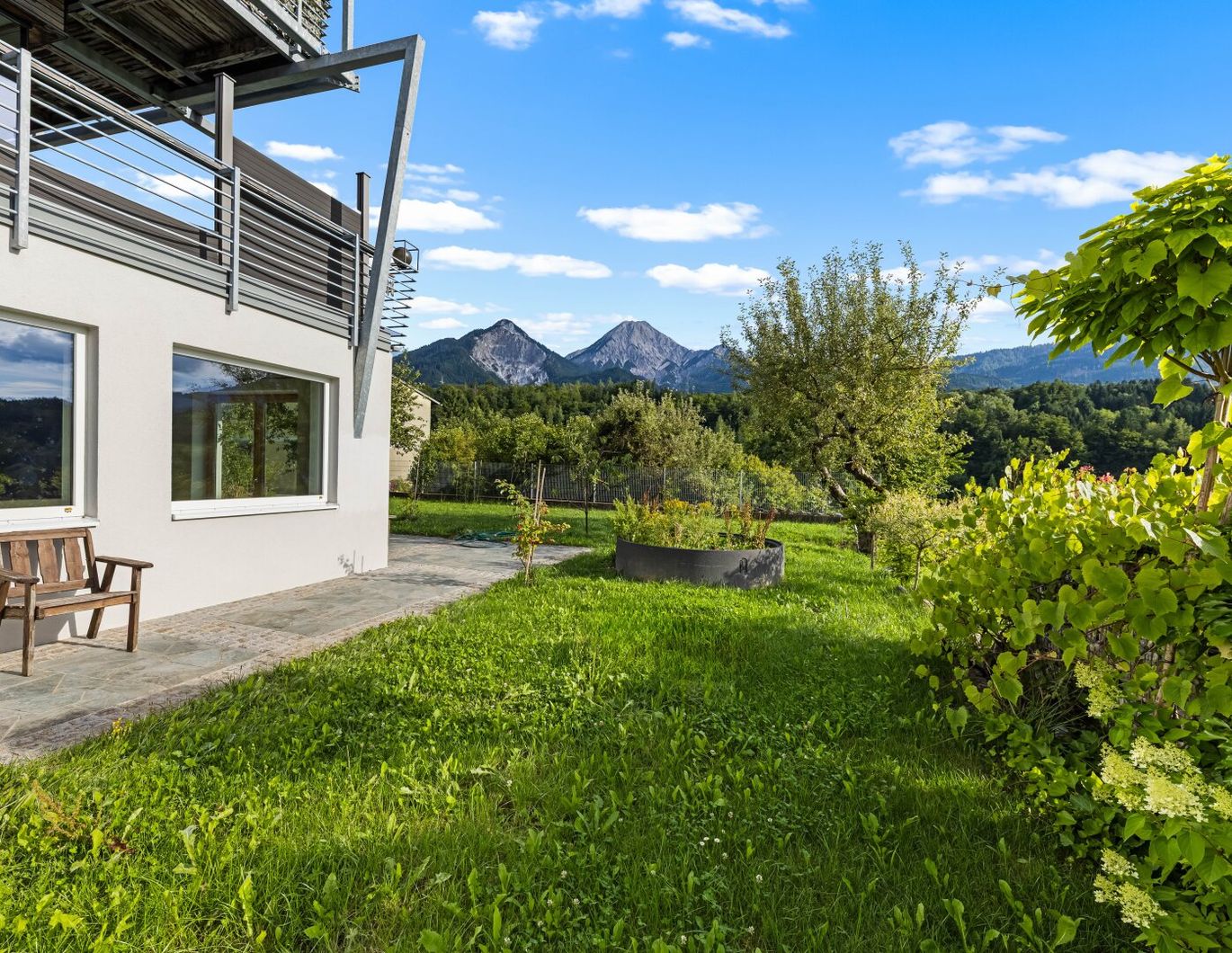 Schöne EG- Wohnung am Aichwaldsee mit privatem Seezugang!