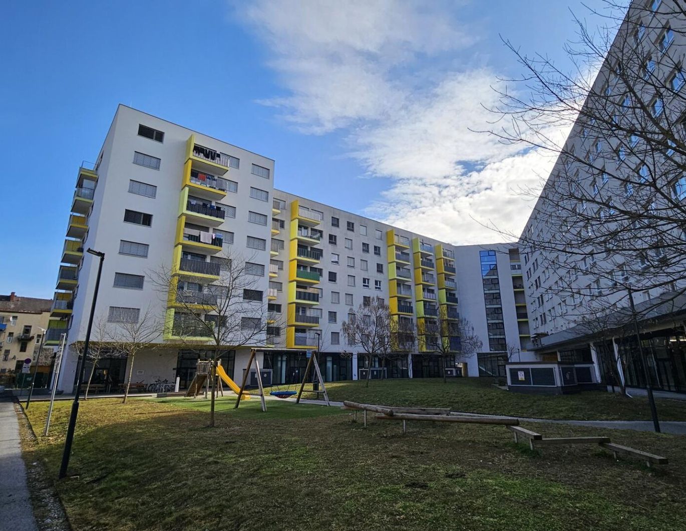 3 MONATE MIETFREI! UNBEFRISTETE MIETDAUER - 2 ZIMMERWOHNUNG MIT BALKON UND KÜCHE