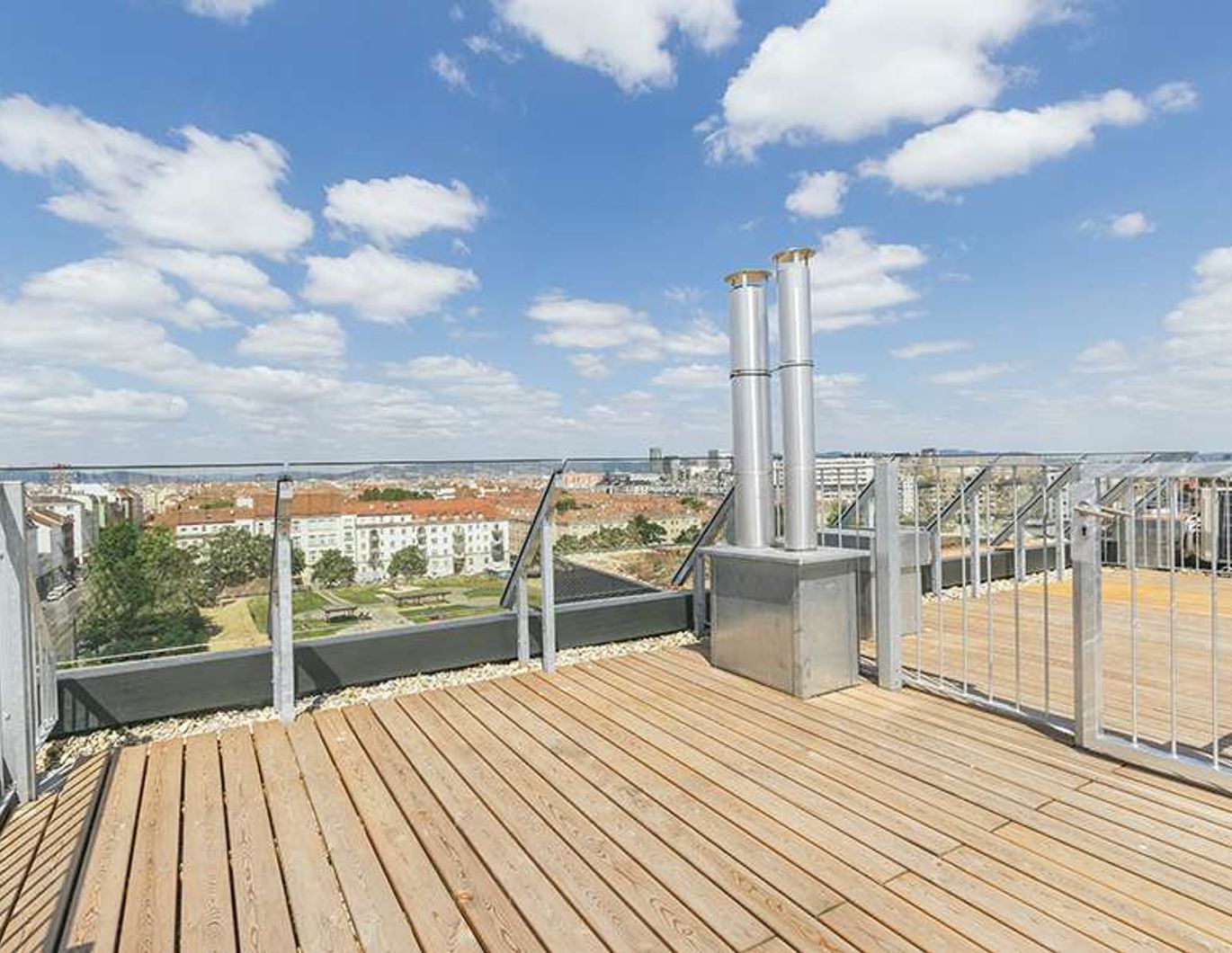 DG-Maisonette mit Terrasse & 3 Schlafzimmern - Wohnen über den Dächern von Wien