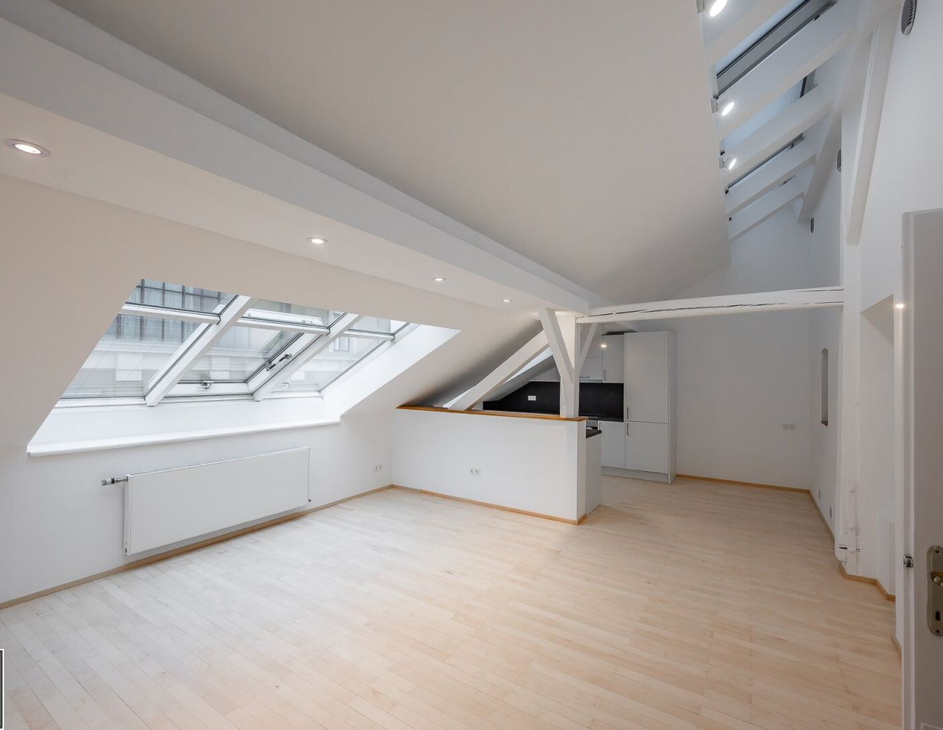 Gemütliche 3 Zimmer DG-Wohnung beim Stadtpark - zentral & nahe zu U3/U4/Bahnhof Wien Mitte