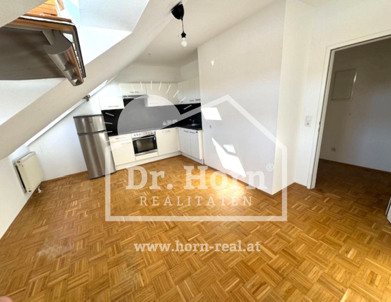 Innenstadt (Nähe TU und Augarten): Kompakte DG-2 ZI - Top Zustand