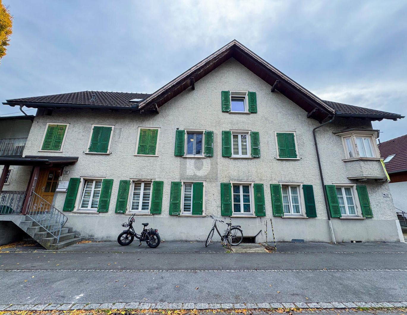 Preisreduktion! GROßES MEHRFAMILIENHAUS IN GUTER LAGE ZUM TOP PREIS