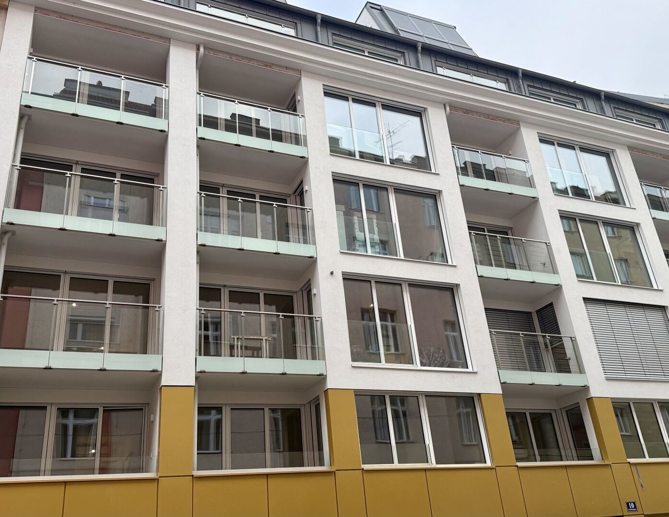 Balkonwohnung im Botschaftsviertel [A\\]