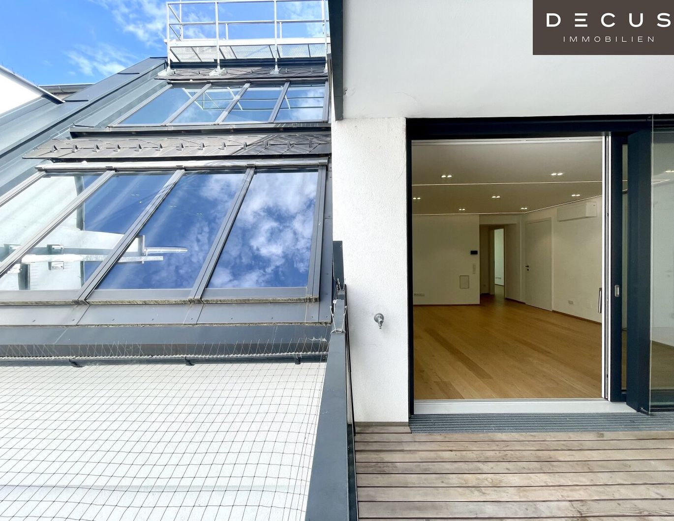 TOP PREIS FÜR TOP LAGE | RESIDIEREN AM STADTPARK | ELEGANTE DACHGESCHOSSWOHNUNG | RUHIGE HOFSEITIGE 12 m2 TERRASSE | 4 ZIMMER | 2 BÄDER