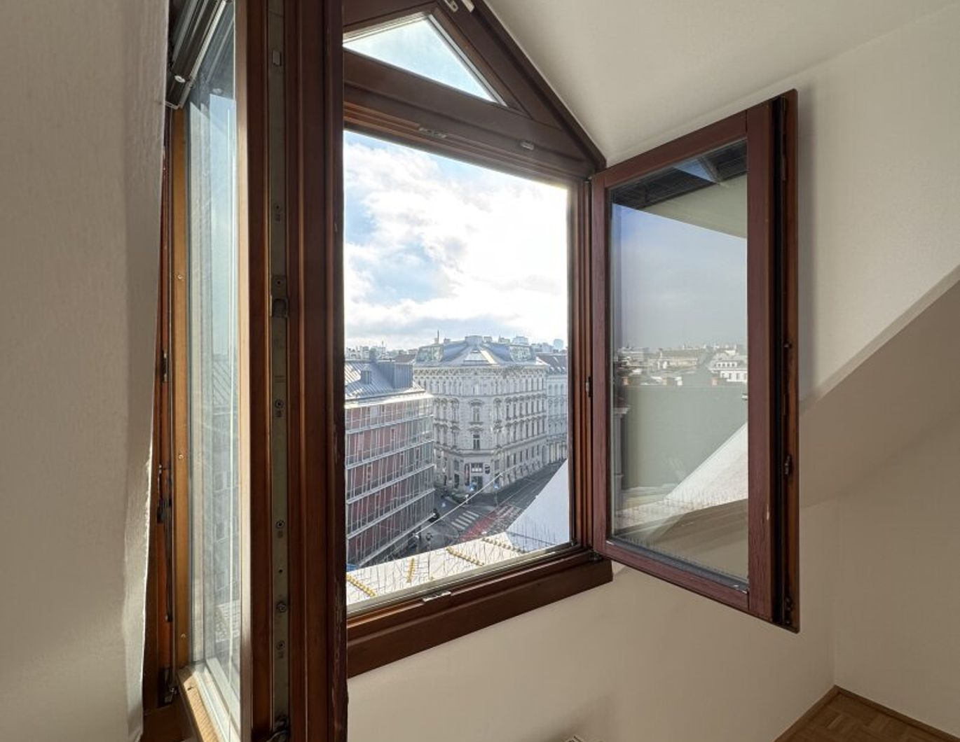 Helle 2-Zimmer-Wohnung mit Südost-Blick | 56 m² | Lift | Nähe U4 Pilgramgasse