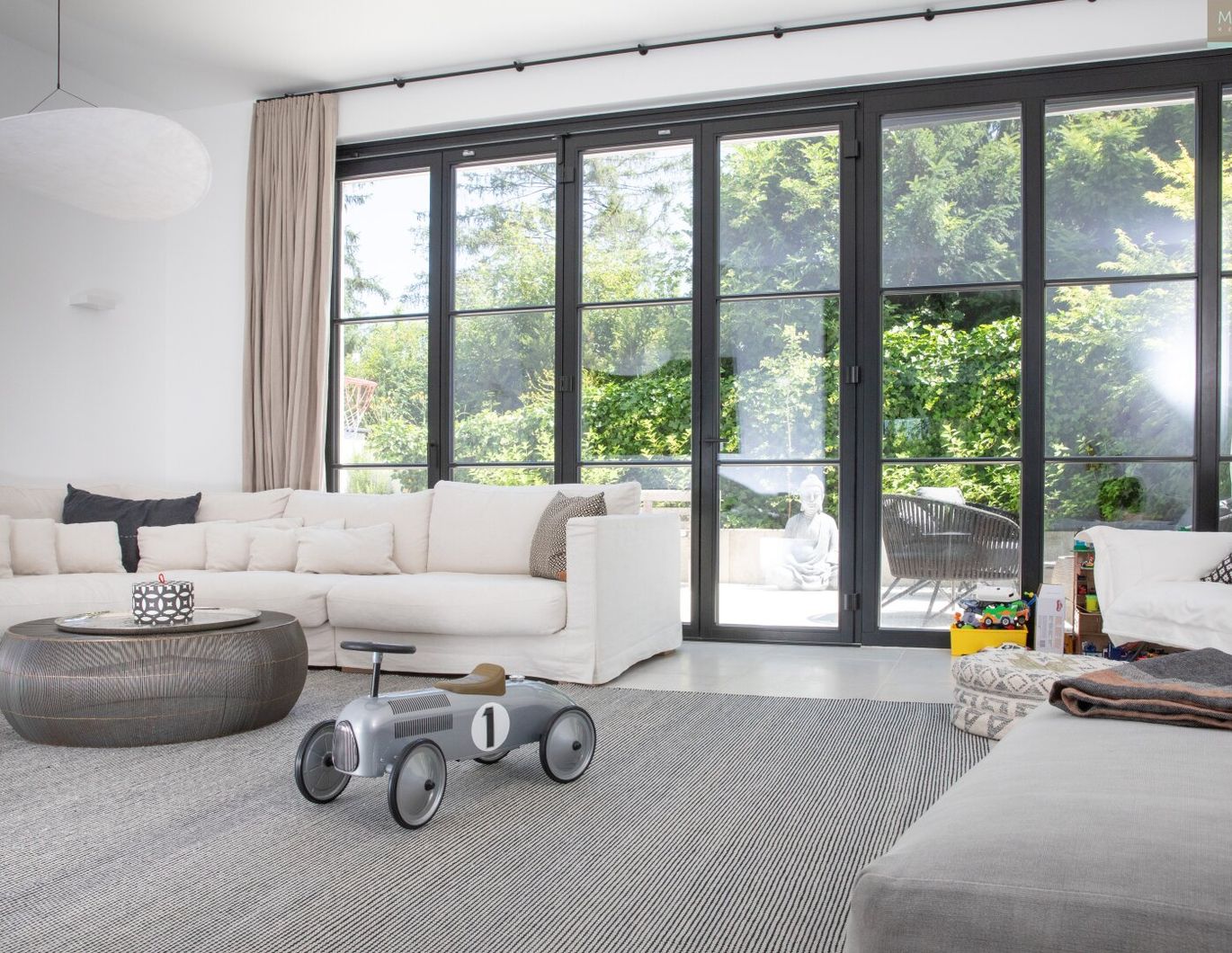 Beeindruckendes Townhouse mit Pool