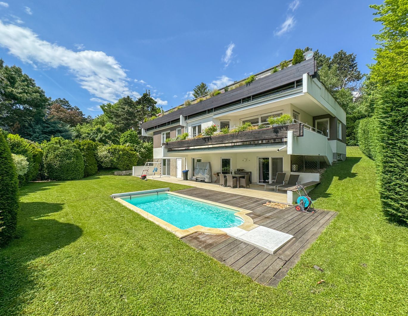 Luxuriöse Villa mit Panorama-Blick in den Pötzleinsdorfer Schloßpark, Wellnessoase und Gartenidylle