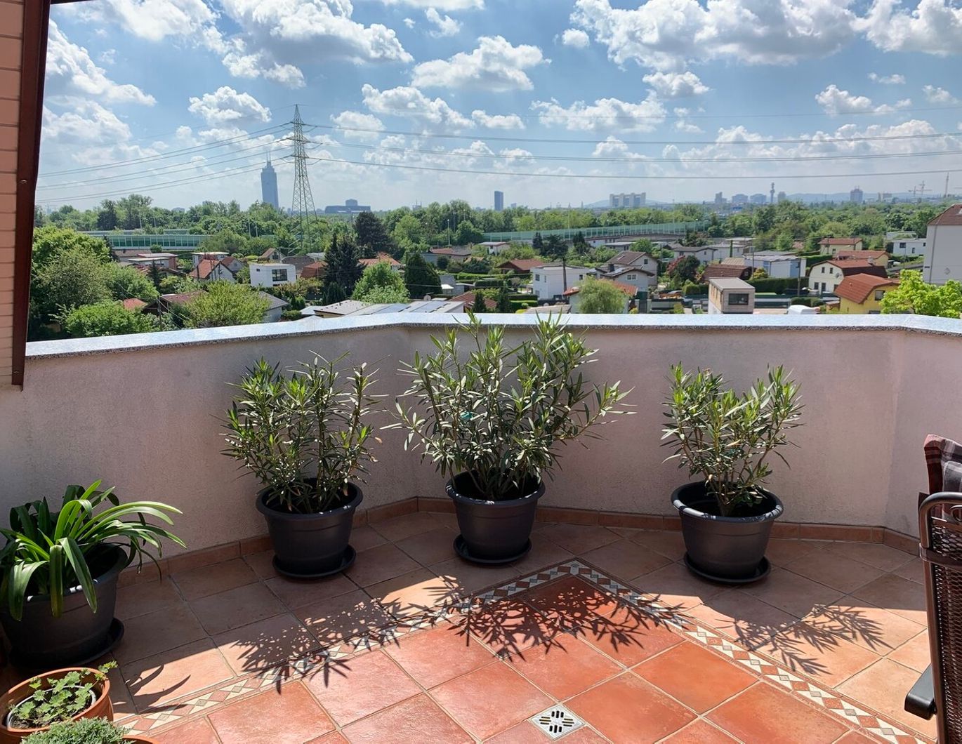 Dachgeschoss-Rarität mit 101 m2 Terrassen - freier Panoramablick in historischem Ambiente