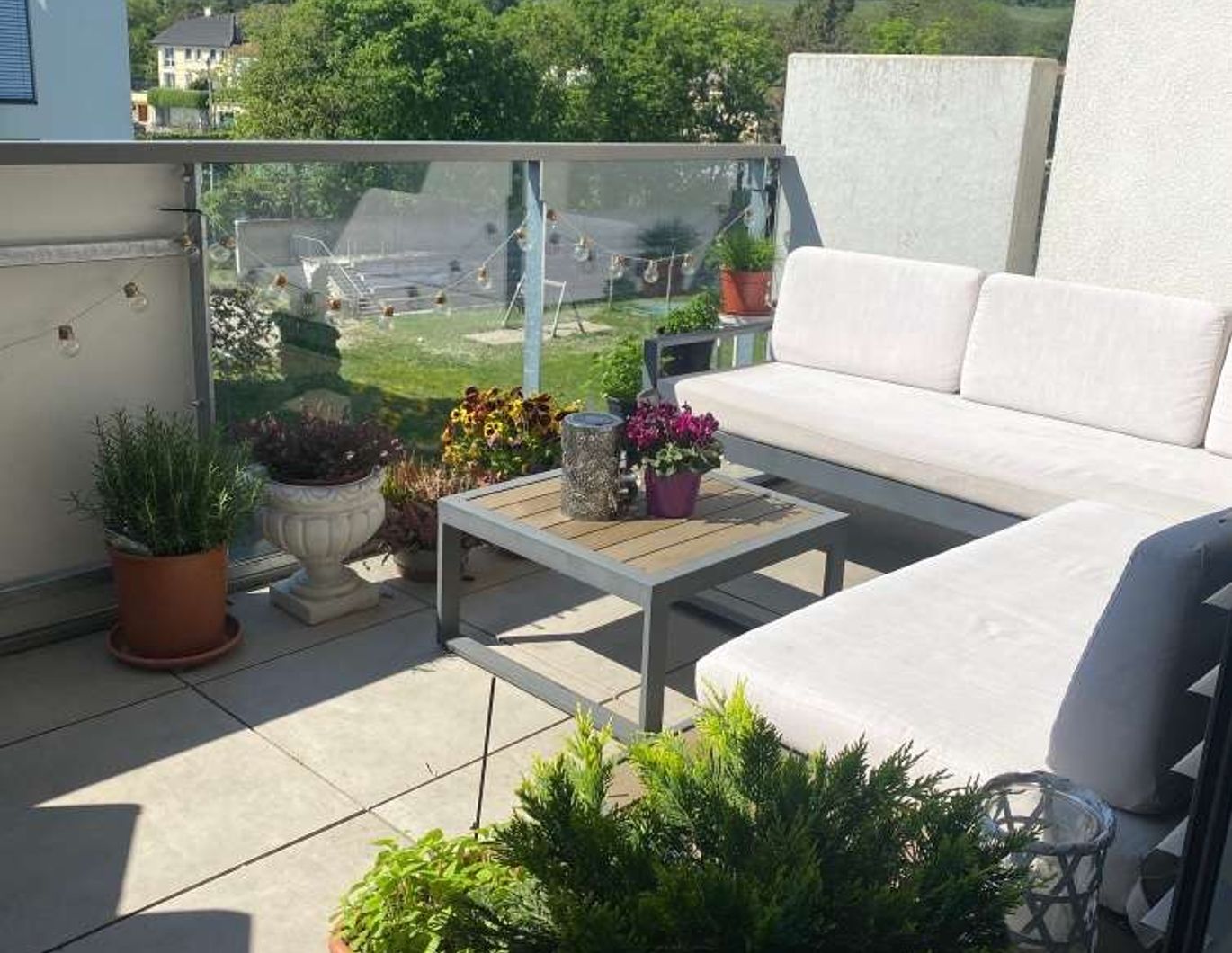 Familienwohntraum mit Weitblick zum Bisamberg, Hallenbad, Saunalandschaft & Weinkeller