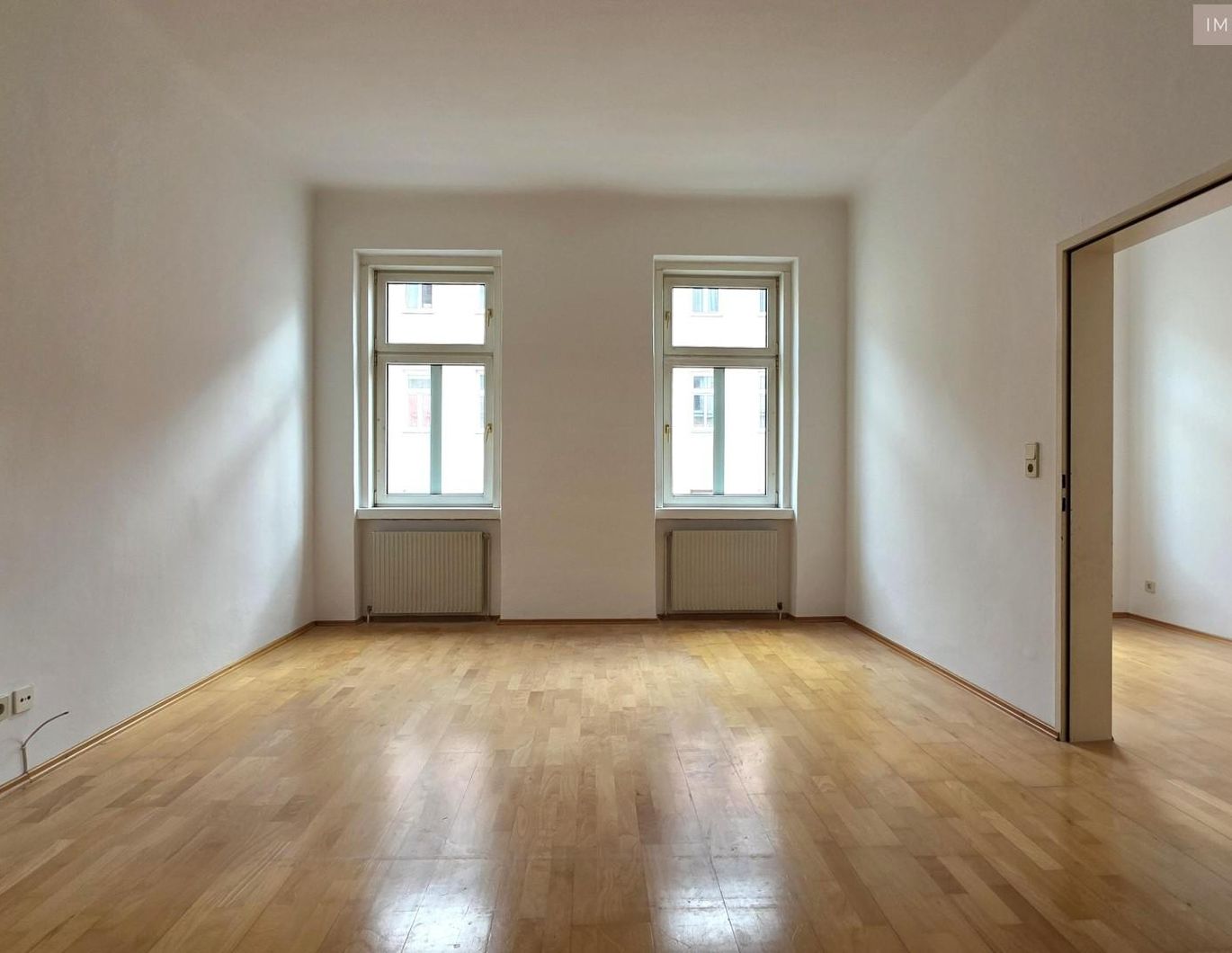 Sanierungsbedürftige 2,5 Zimmer Altbauwohnung ++ Nähe Haydnpark und 5. Bezirk